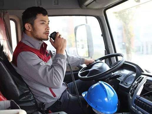 The difference between mobile radios and handheld radios