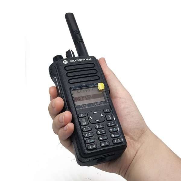 Motorola XIR P8668i Professional Walkie Talkie - Image 2