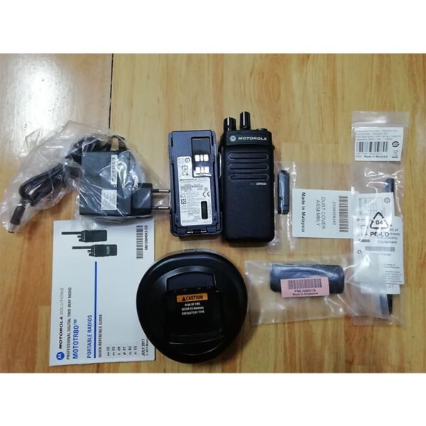 Motorola DEP550e Handheld Radio - Image 4