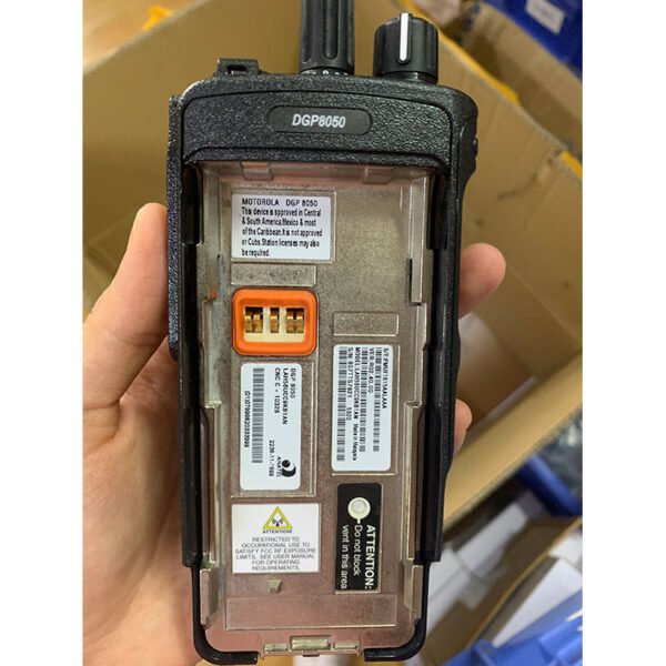 Motorola DGP8050 Radio Walkie Talkie - Image 3