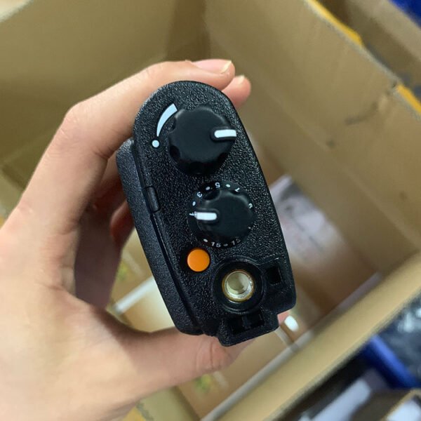 Motorola DGP8050 Radio Walkie Talkie - Image 4