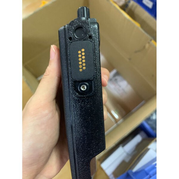 Motorola DGP8050 Radio Walkie Talkie - Image 5